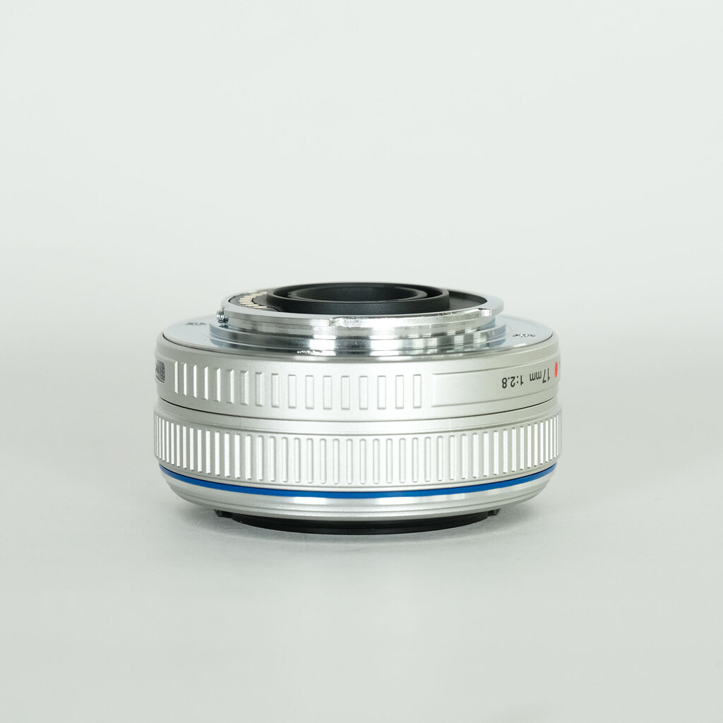 OLYMPUS M.ZUIKO DIGITAL 17mm F2.8 シルバー