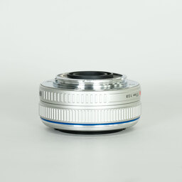 OLYMPUS M.ZUIKO DIGITAL 17mm F2.8 シルバー