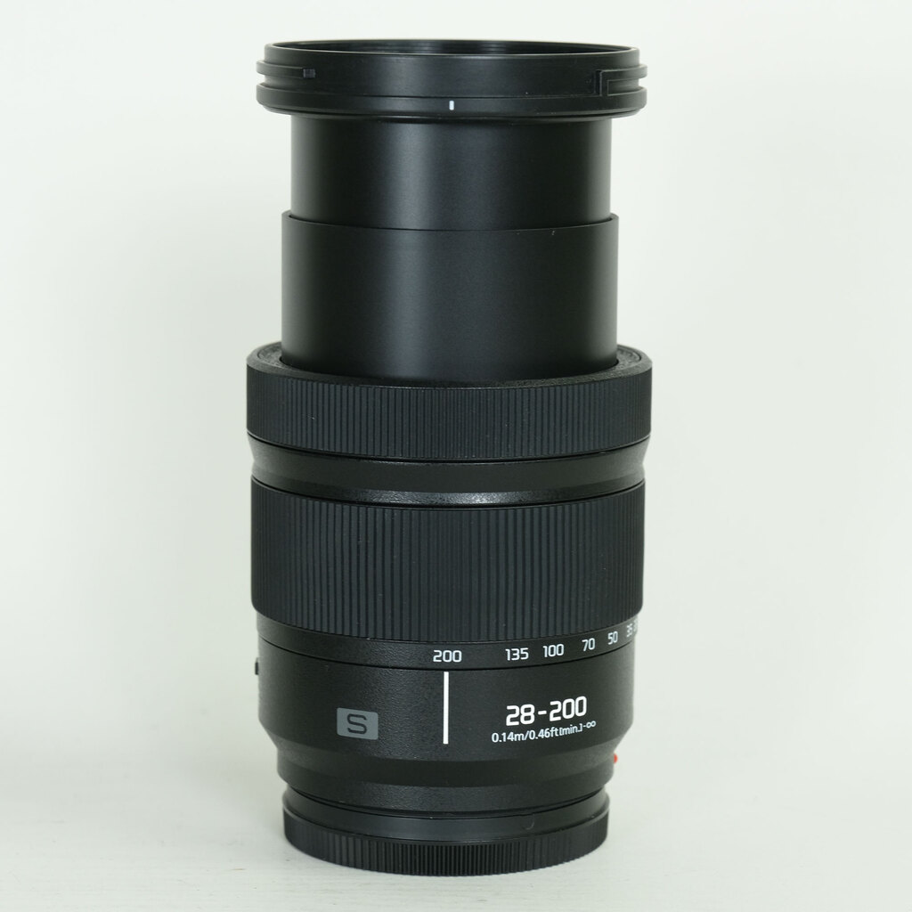 Panasonic LUMIX S 28-200mm F4-7.1 MACRO O.I.S.