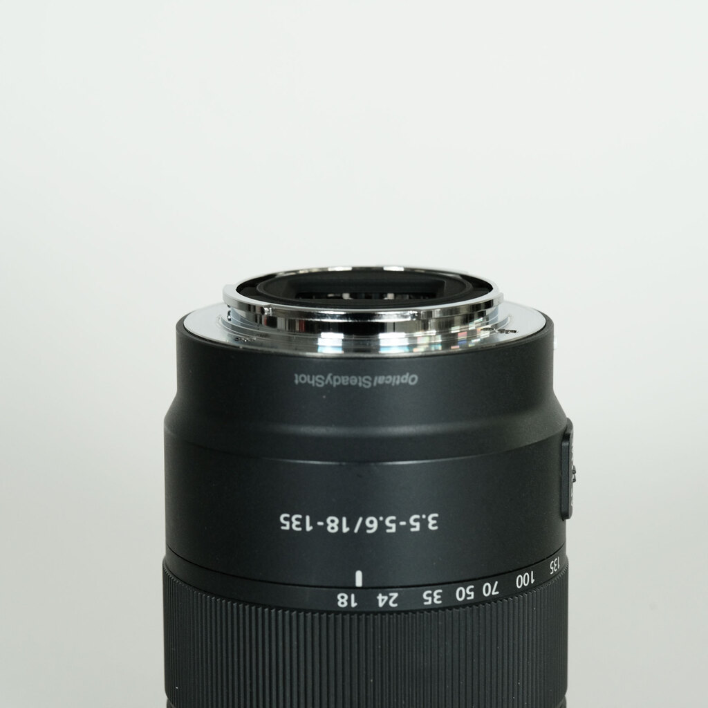 SONY E 18-135mm F3.5-5.6 OSS SEL18135