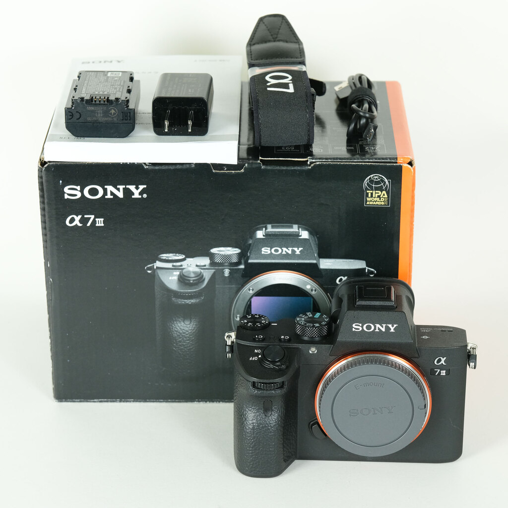 SONY α7 III（ILCE-7M3）の出品 | ONE SCENE（ワンシーン）