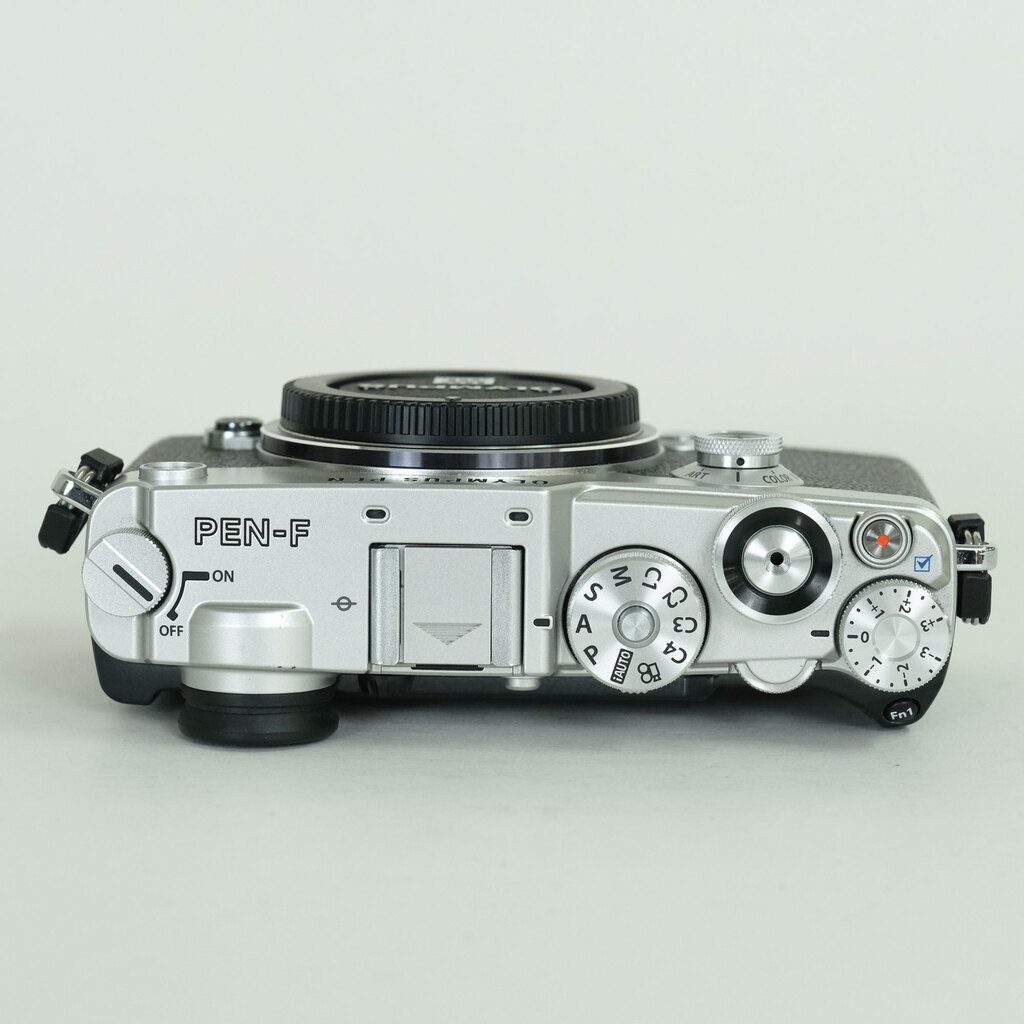 OLYMPUS PEN-F