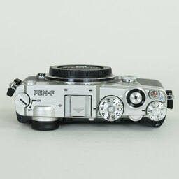 OLYMPUS PEN-F