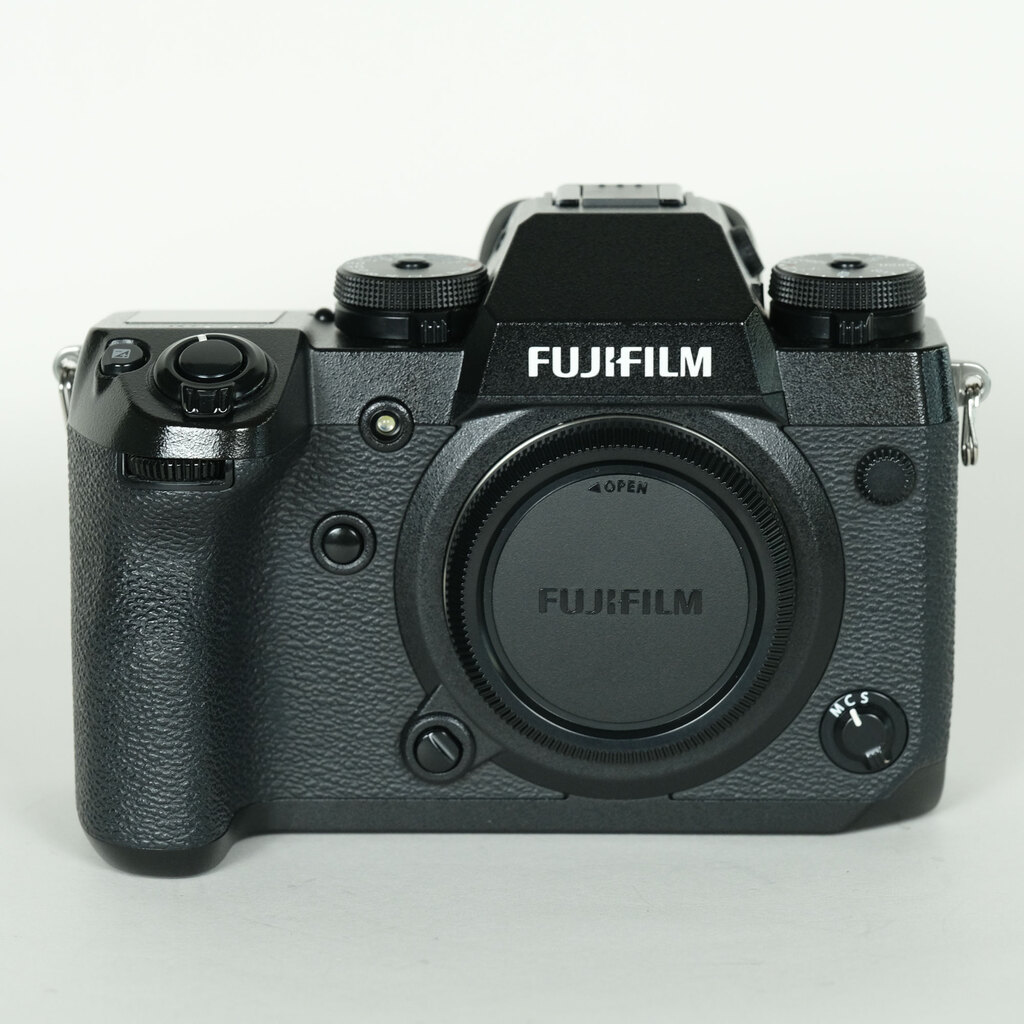 FUJIFILM X-H1