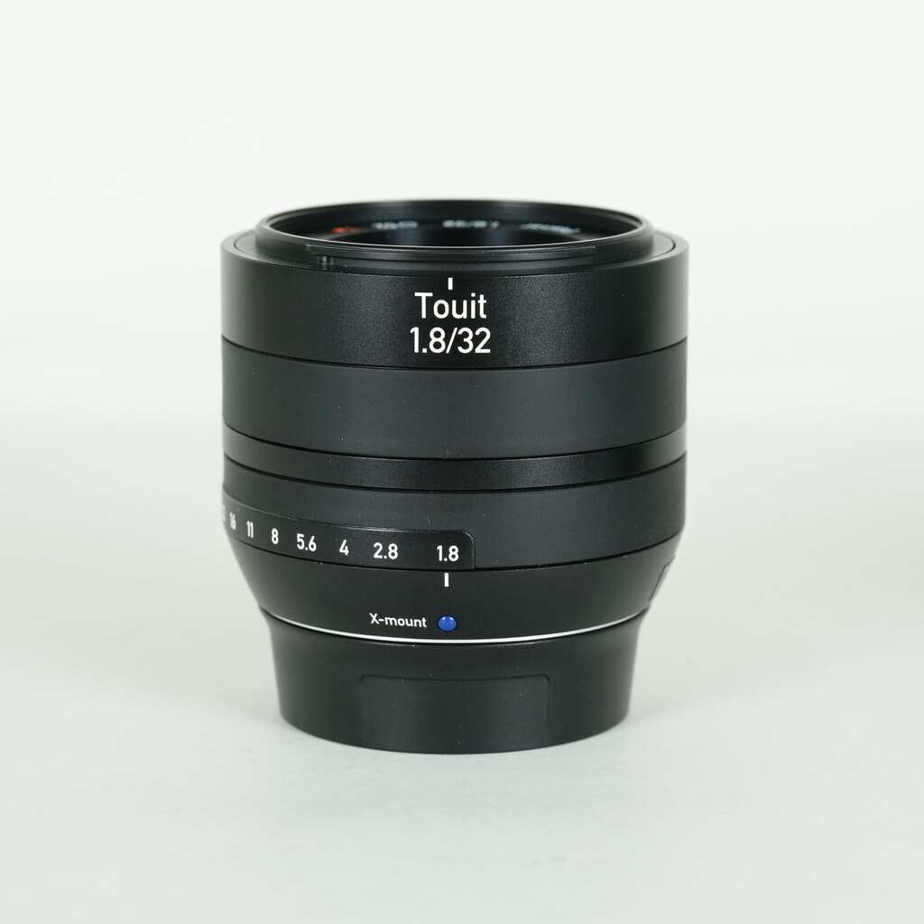 【週末大特価】Carl Zeiss Touit 1.8/32 (富士フイルム用) Carl Zeiss Touit 1.8/32 [フジフイルムX用]の出品 | ONE SCENE（ワン