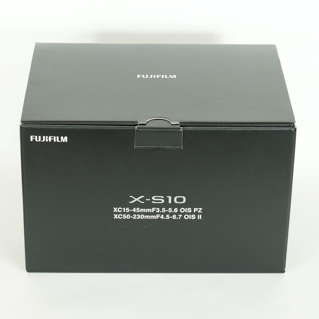 FUJIFILM X-S10