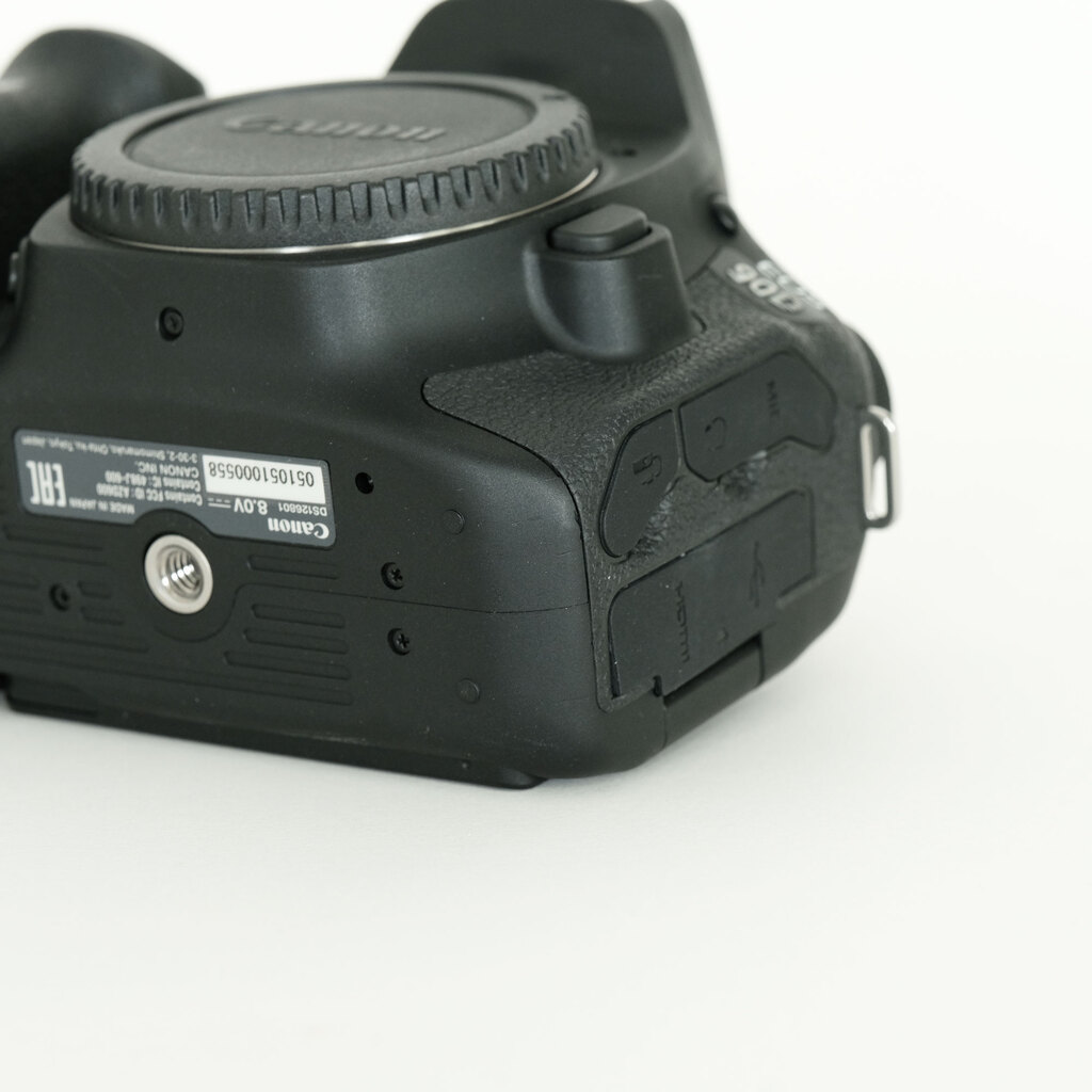 Canon EOS 90D