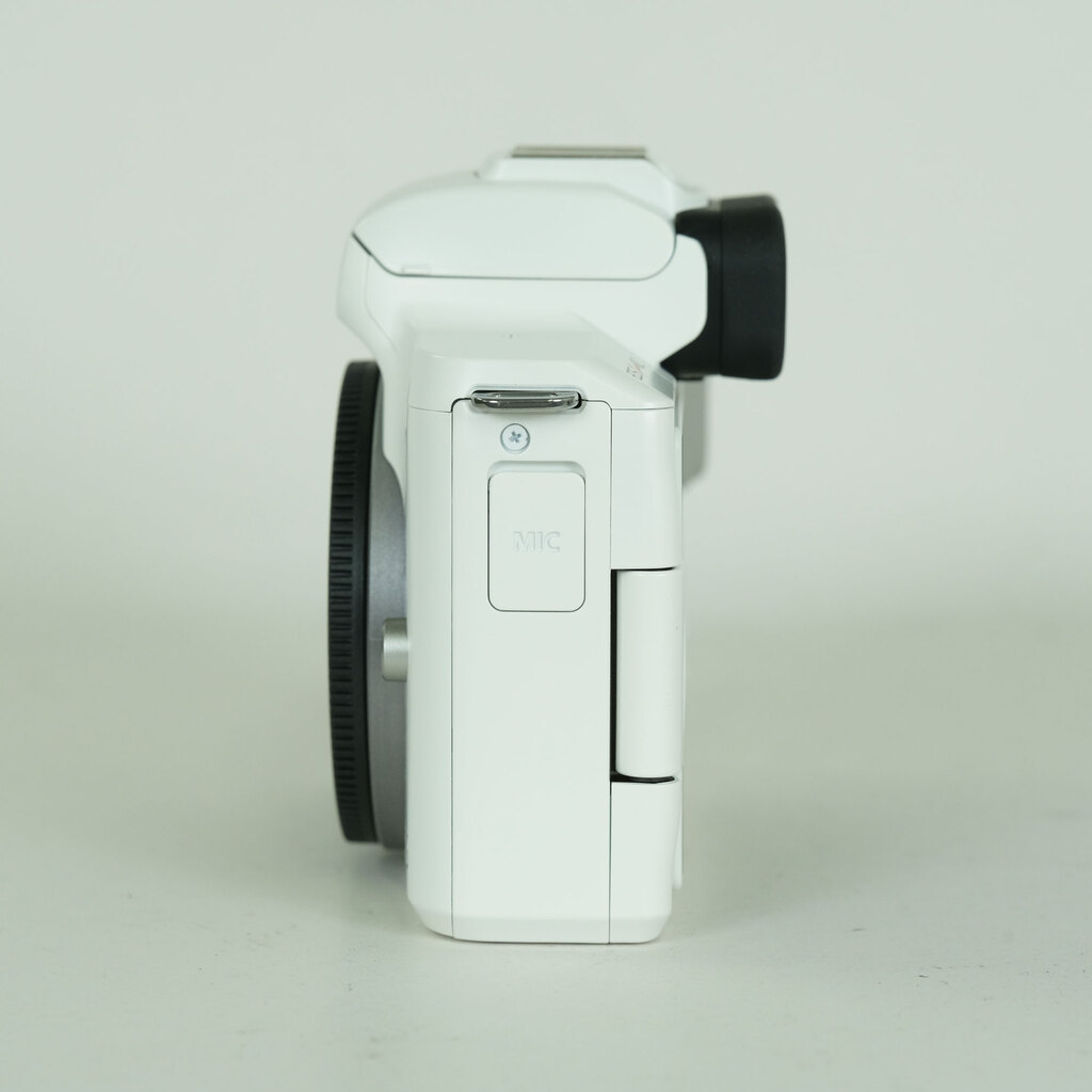 Canon EOS Kiss M2