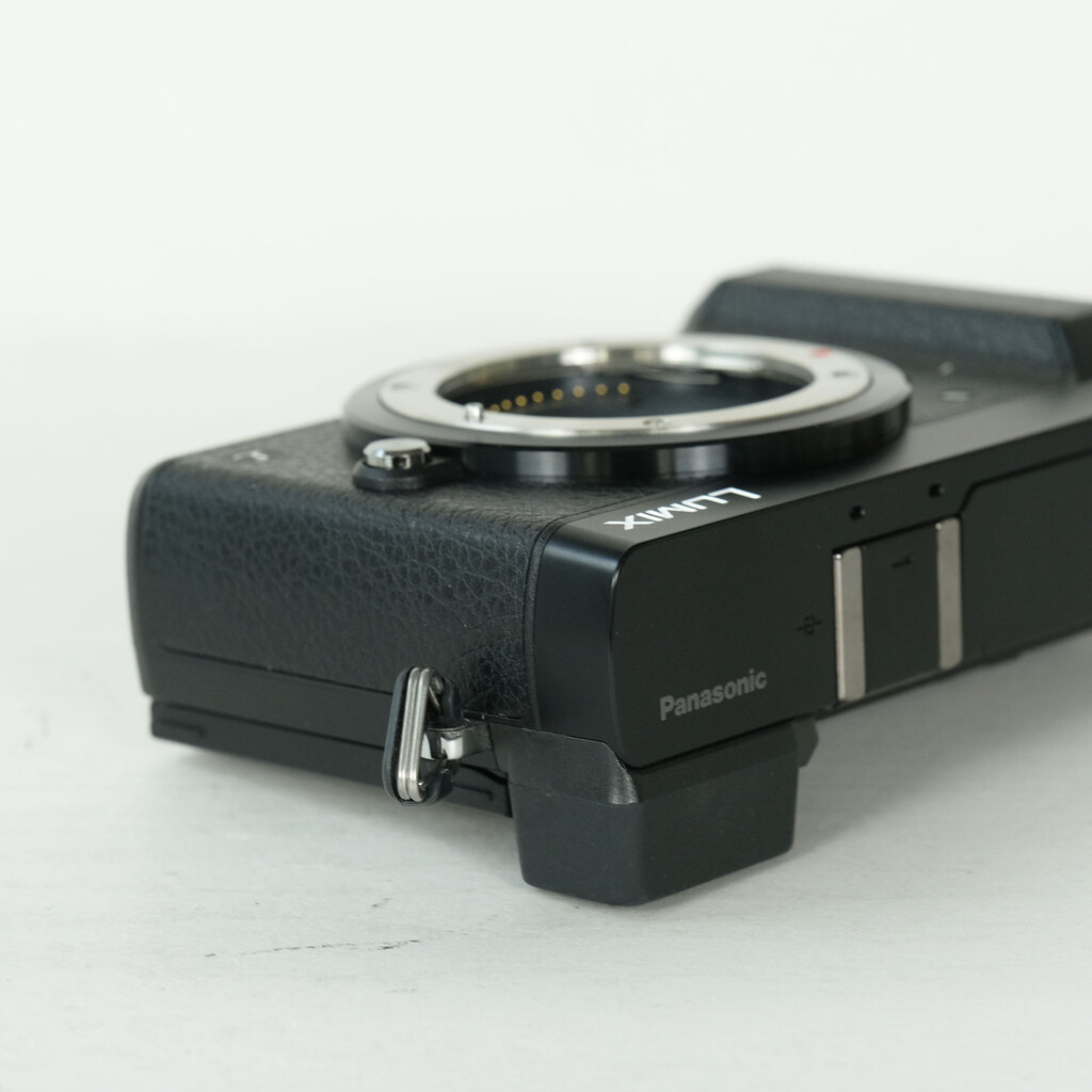 Panasonic LUMIX DMC-GX7MK2 ボディ ブラックの出品 | ONE SCENE（ワン