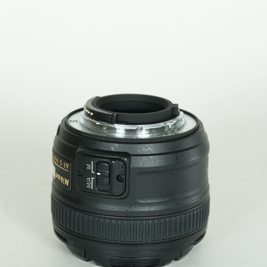 Nikon AF-S NIKKOR 50mm f/1.8G Nikon AF-S NIKKOR 50mm f/1.8G