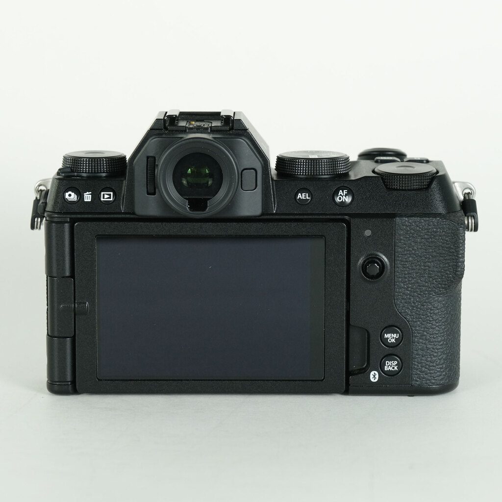 FUJIFILM X-S20