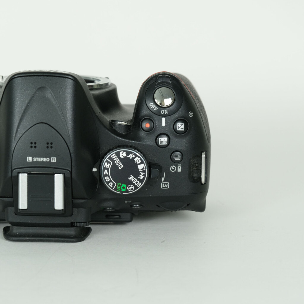 ★美品★Nikon ニコン D5200 ボディ #21978 Nikon D5200 ボディ ブラックの出品 | ONE SCENE（ワンシーン）