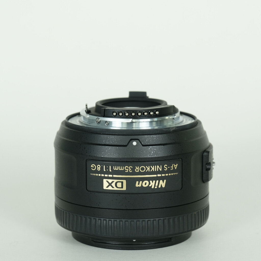 Nikon AF-S DX NIKKOR 35mm f/1.8G Nikon AF-S DX NIKKOR 35mm f/1.8G