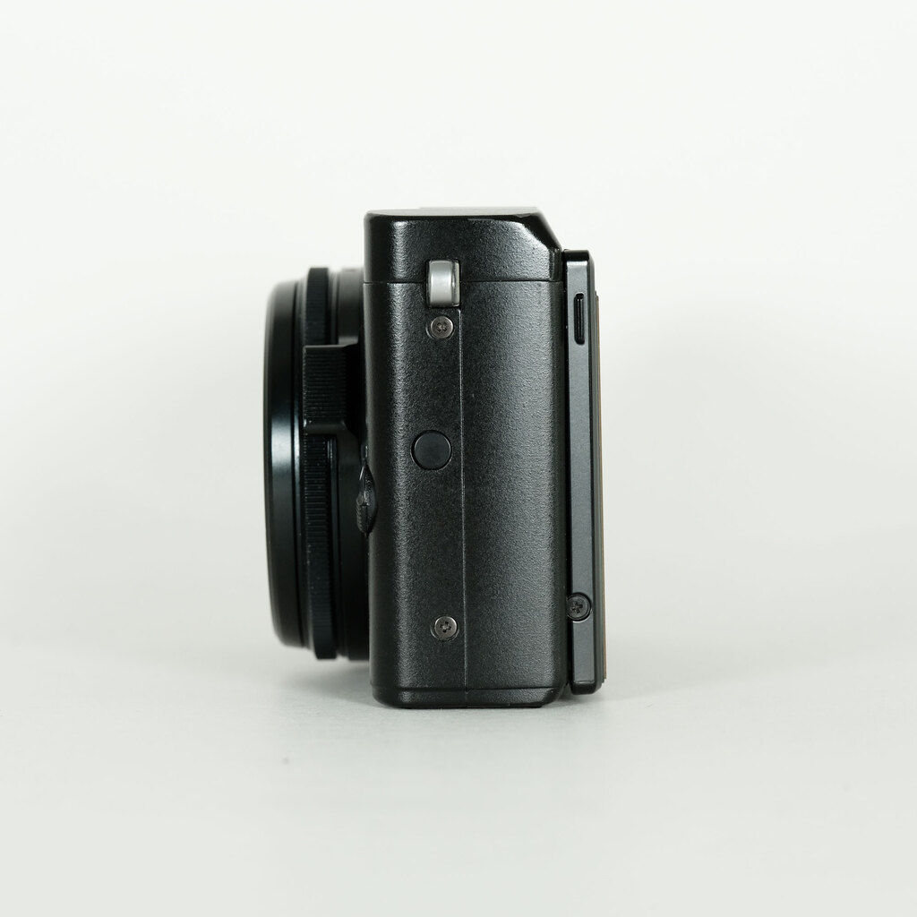 FUJIFILM X70 ブラック