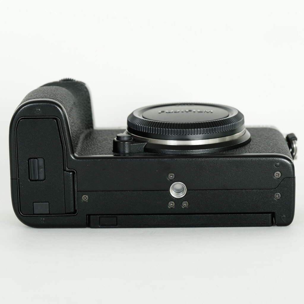 FUJIFILM X-S10