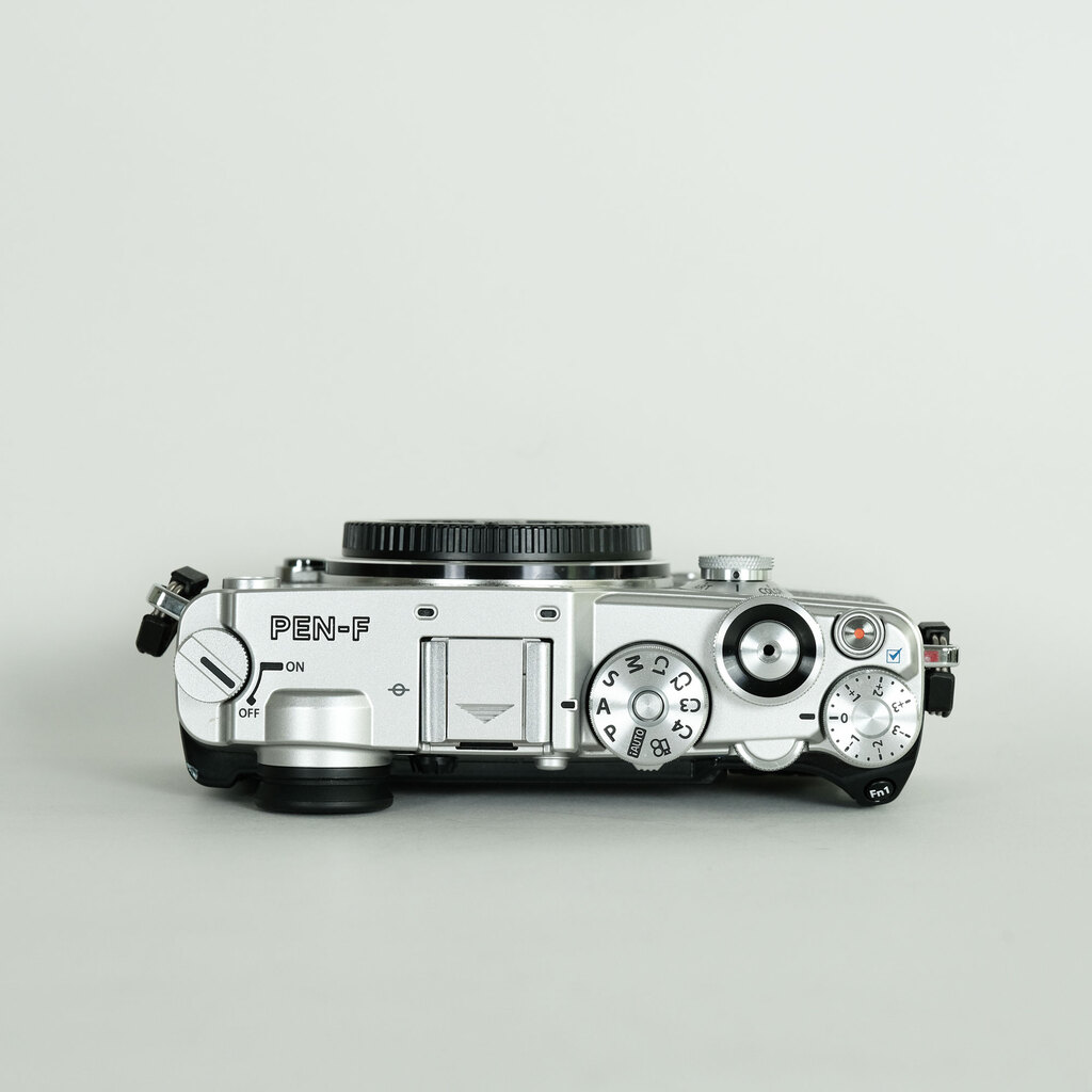 OLYMPUS PEN-F