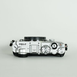 OLYMPUS PEN-F