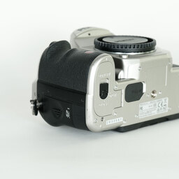 PENTAX K-1 Limited Silver〔バッテリーグリップ D-BG6 /バッテリー×2 / メタルホットシュー付属〕