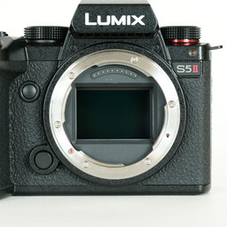 Panasonic LUMIX S5II DC-S5M2