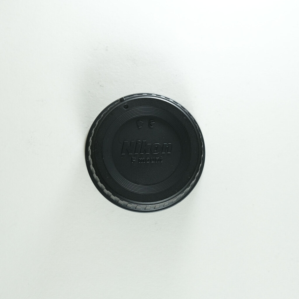 Nikon AF-S DX NIKKOR 18-300mm f/3.5-6.3G ED VR Nikon AF-S DX NIKKOR 18-300mm f/3.5-6.3G ED VR