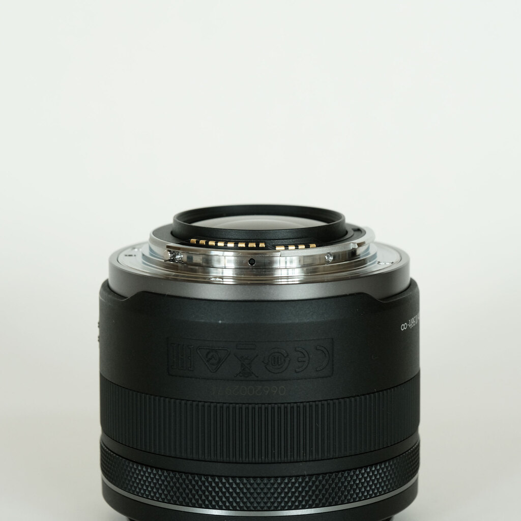 Canon RF35mm F1.8 MACRO IS STM