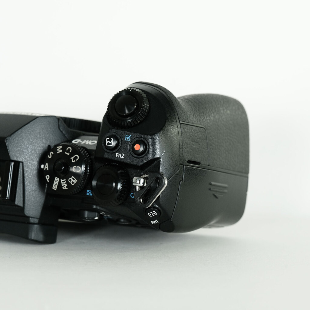 OLYMPUS OM-D E-M1 Mark II