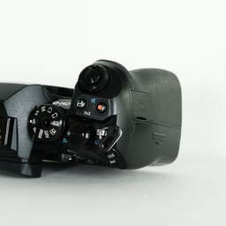 OLYMPUS OM-D E-M1 Mark II