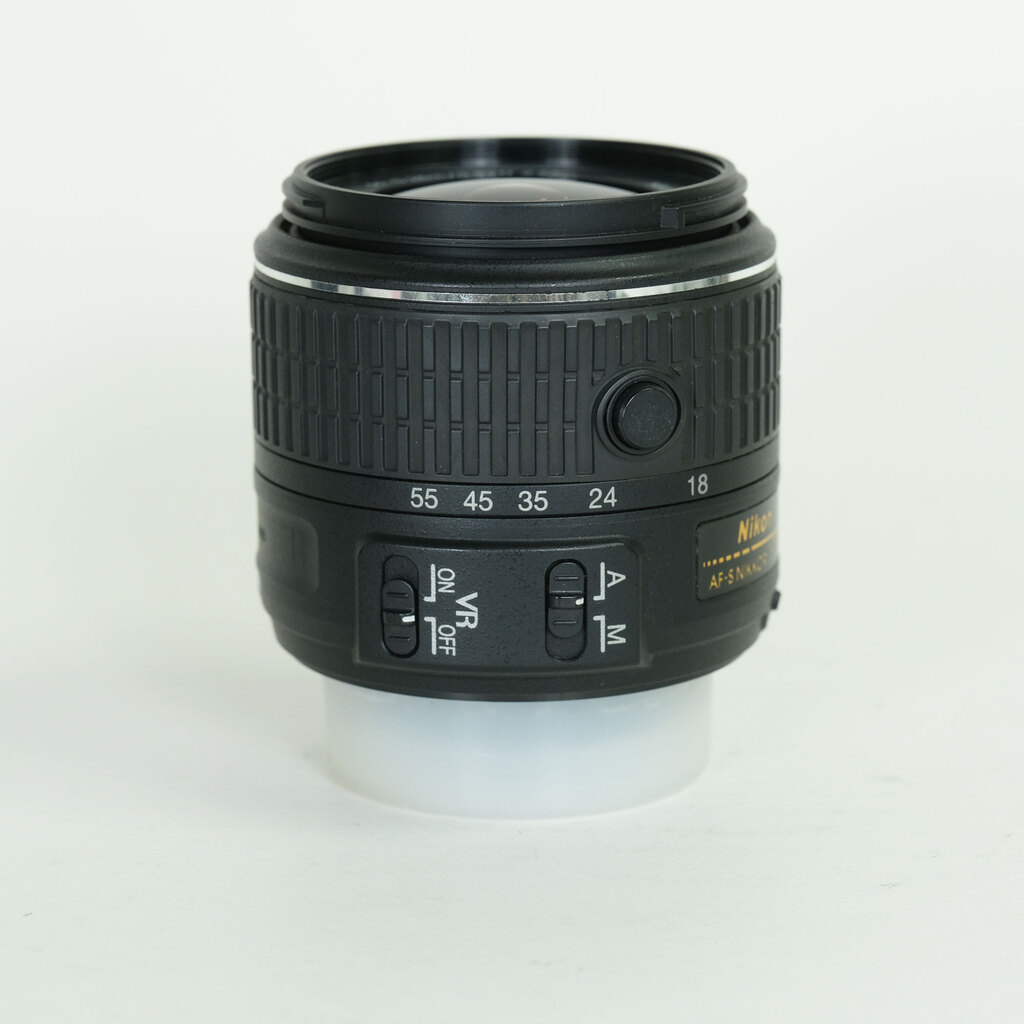 Nikon AF-S DX NIKKOR 18-55mm f3.5-5.6G VR II Nikon AF-S DX NIKKOR 18-55mm f3.5-5.6G VR II