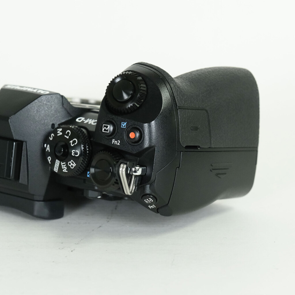 OLYMPUS OM-D E-M1 Mark II