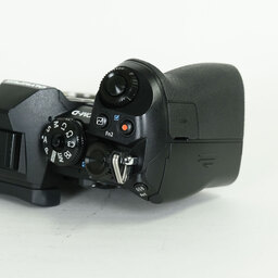 OLYMPUS OM-D E-M1 Mark II