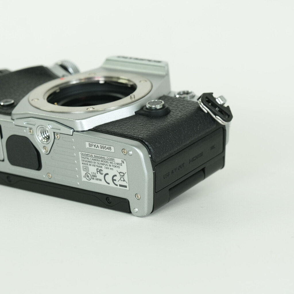 OLYMPUS OM-D E-M5 Mark II OLYMPUS OM-D E-M5 Mark II