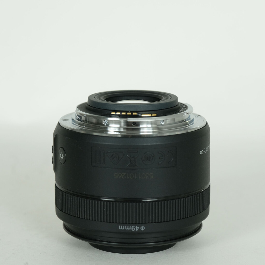 Canon EF-S35mm F2.8 マクロ IS STM Canon EF-S35mm F2.8 マクロ IS STM