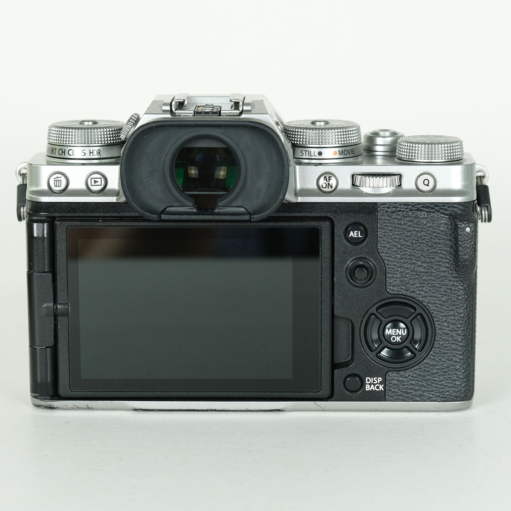 FUJIFILM X-T4 [�{�f�B �V���o�[]