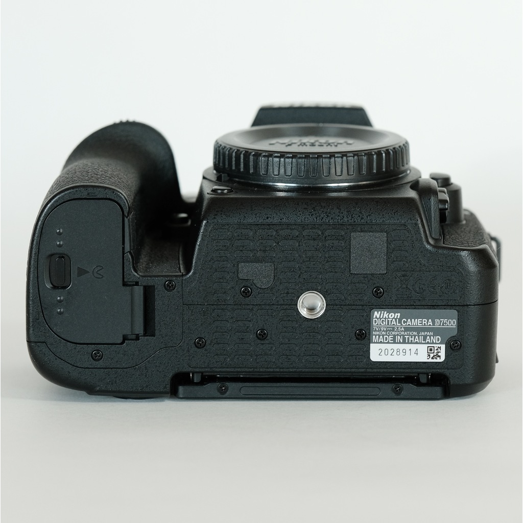 Nikon D7500