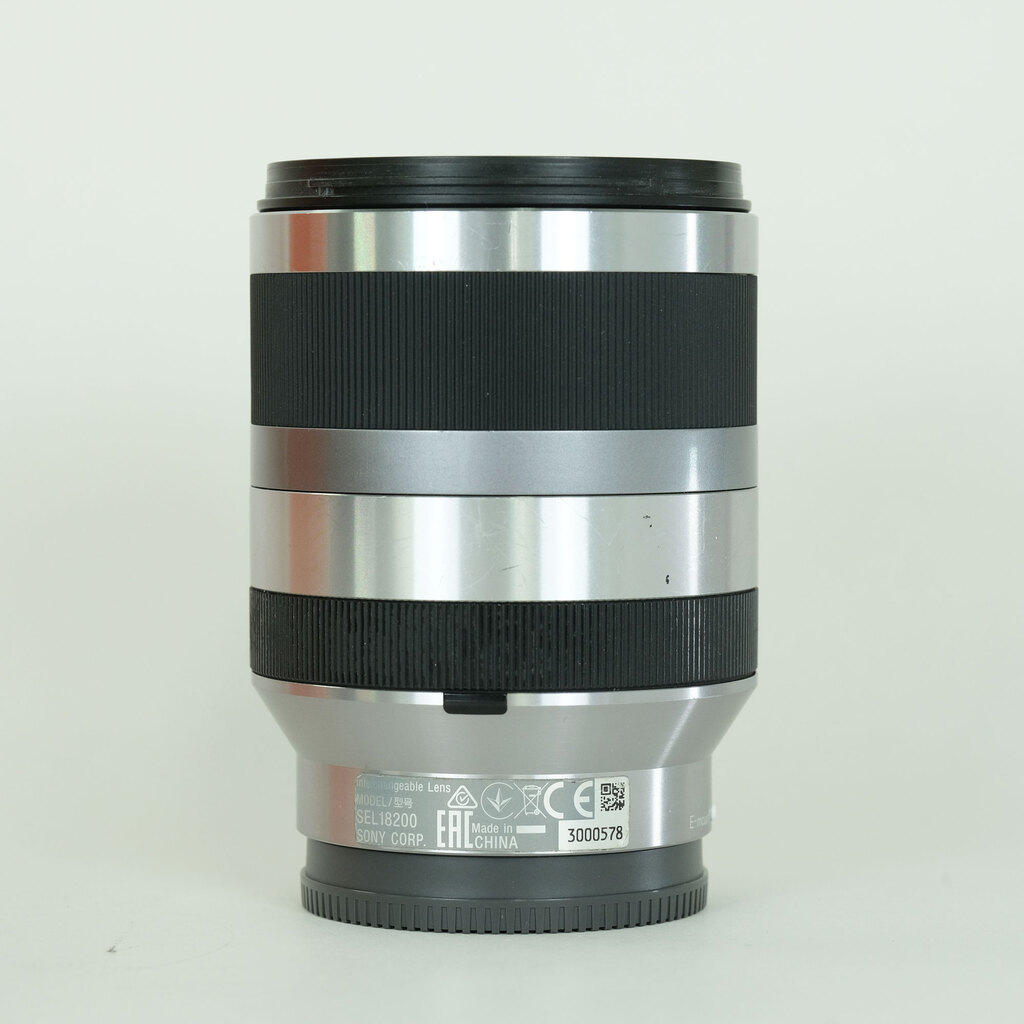SONY E18-200mm F3.5-6.3 OSS SEL18200