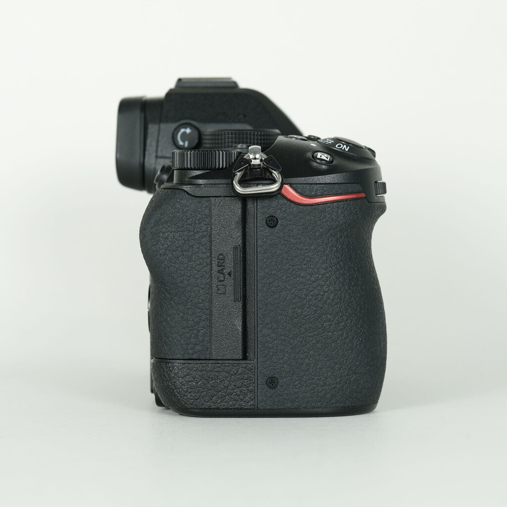 Nikon Z5II [�{�f�B]