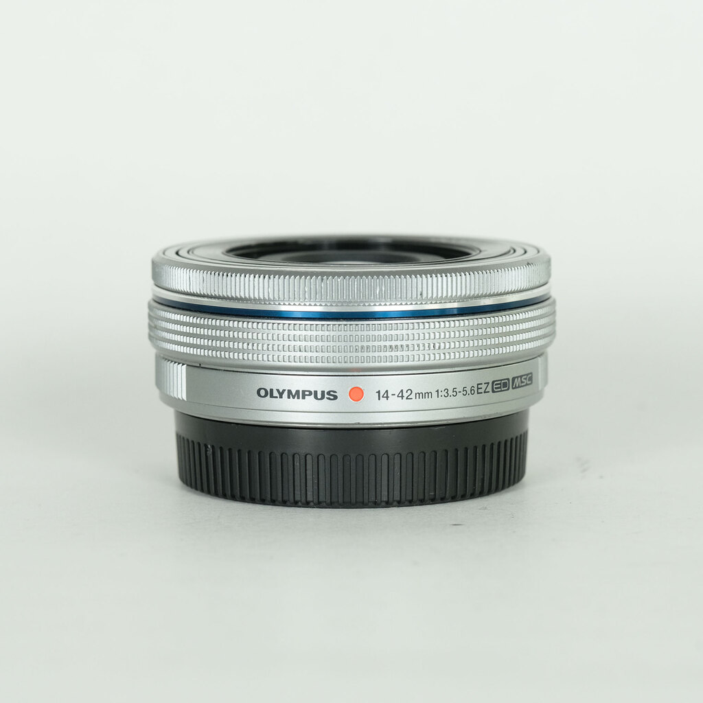OLYMPUS M.ZUIKO DIGITAL ED 14-42mm F3.5-5.6 EZ シルバー OLYMPUS M.ZUIKO DIGITAL ED 14-42mm F3.5-5.6 EZ シルバー