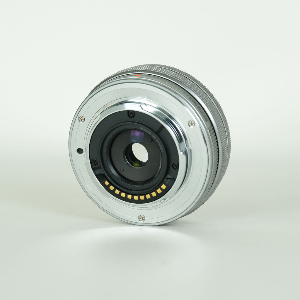 OLYMPUS M.ZUIKO DIGITAL ED 14-42mm F3.5-5.6 EZ シルバー