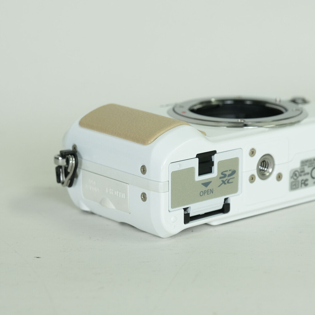 OLYMPUS PEN Lite E-PL2 ボディ ホワイト