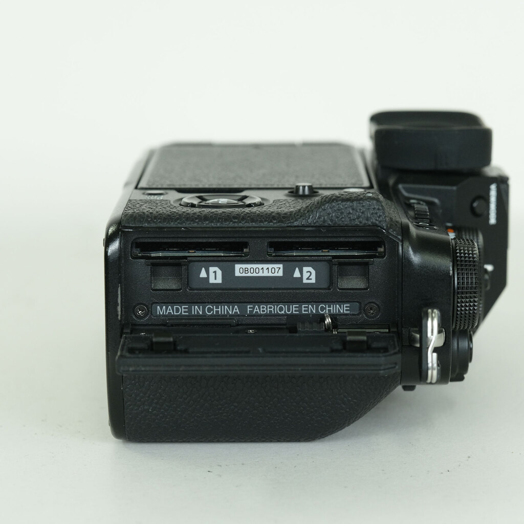 FUJIFILM X-T4 FUJIFILM X-T4