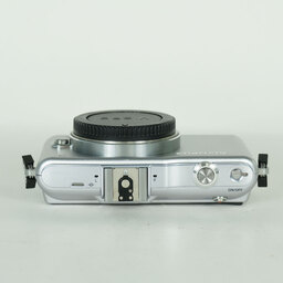 OLYMPUS PEN mini E-PM1 ボディ シルバーの出品 | ONE SCENE（ワンシーン）
