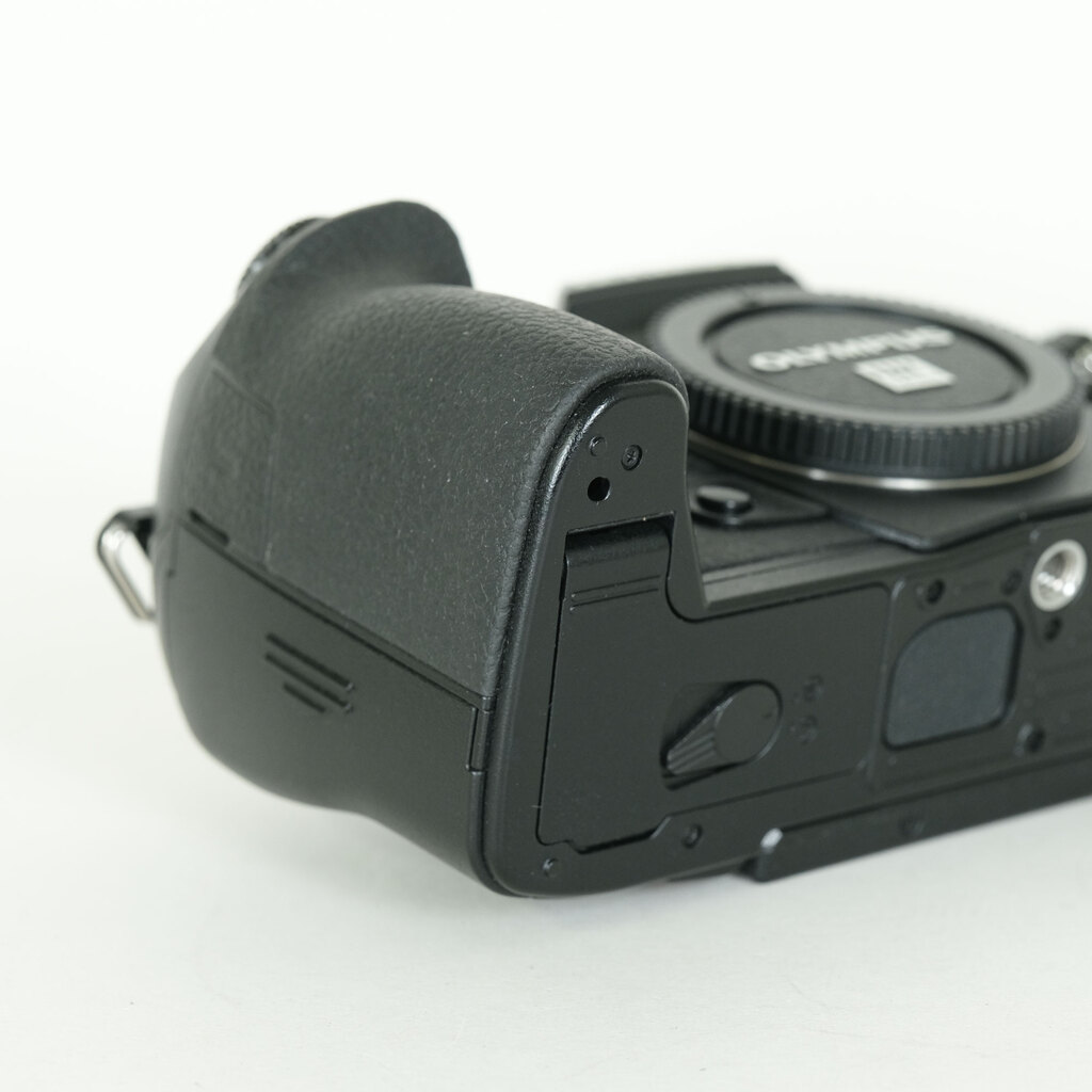 OLYMPUS OM-D E-M1 Mark II