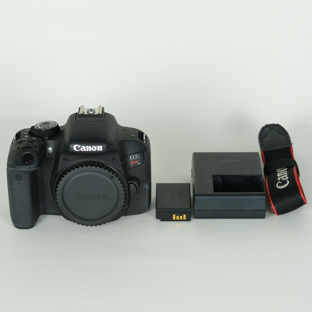 Canon EOS Kiss X9i [�{�f�B]