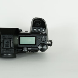 Panasonic LUMIX DC-S1R