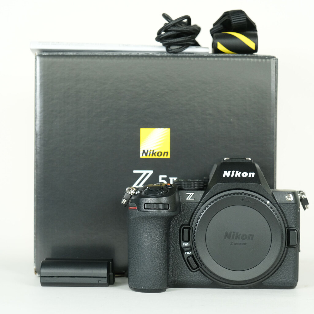 Nikon Z5II [�{�f�B]