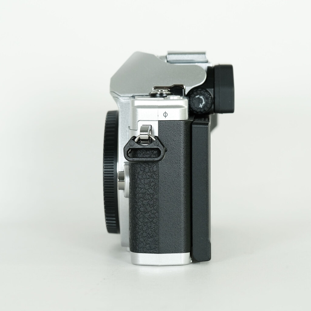 OLYMPUS OM-D E-M10 Mark IV