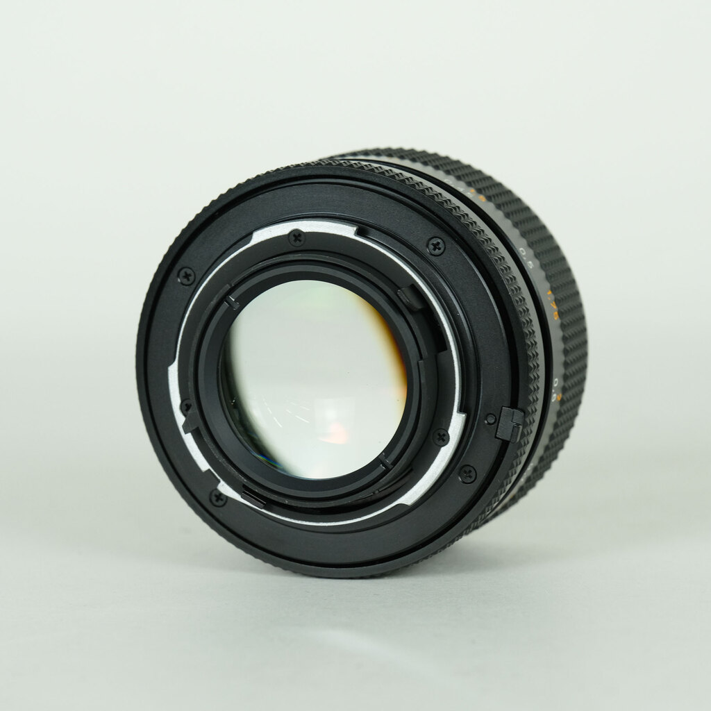Carl Zeiss Planar T* 50mm F1.4の出品 | ONE SCENE（ワンシーン）