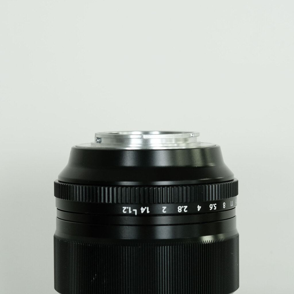 FUJIFILM XF56mmF1.2 R