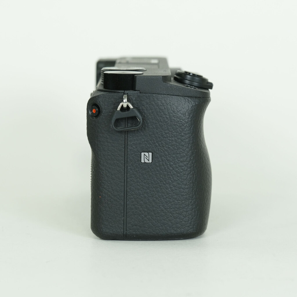 SONY α6400(ILCE-6400) SONY α6400(ILCE-6400)