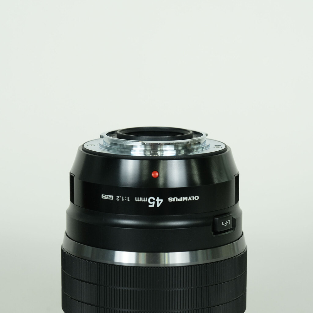OLYMPUS M.ZUIKO DIGITAL ED 45mm F1.2 PRO OLYMPUS M.ZUIKO DIGITAL ED 45mm F1.2 PRO